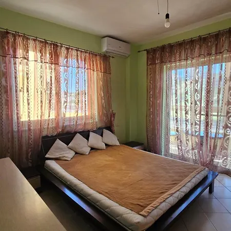 Colosseo Apartment *