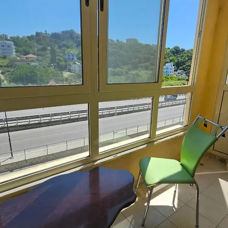 Colosseo Apartment *
